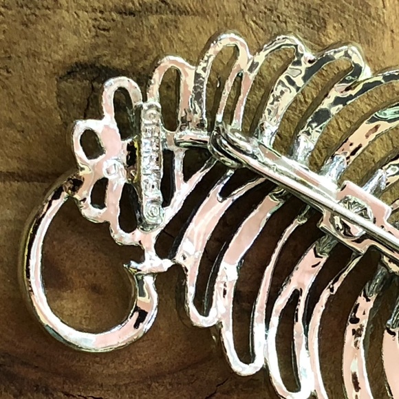 Vintage Gerry’s silver-tone fern/leaf brooch from late 50’s/early 60’s - Picture 7 of 9